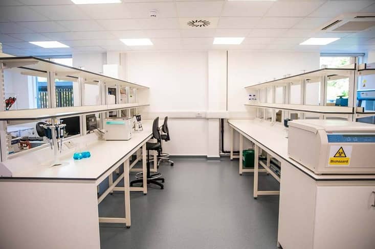 實(shí)驗(yàn)室裝修公司教您：如何為動(dòng)物實(shí)驗(yàn)室選擇合適的實(shí)驗(yàn)室家具臺(tái)面