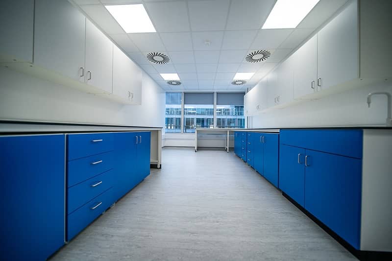 揭開DNA實驗室裝修的秘密：水電管道設計的致命誤區！