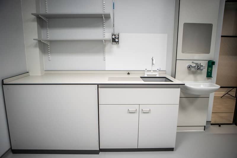 廣州大學(xué)化學(xué)分析實驗室設(shè)計建設(shè)工程