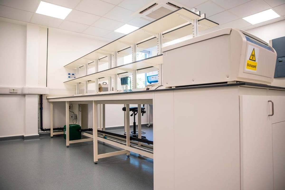 高校實驗室改造必看：500㎡空間利用率提升3倍的布局秘籍